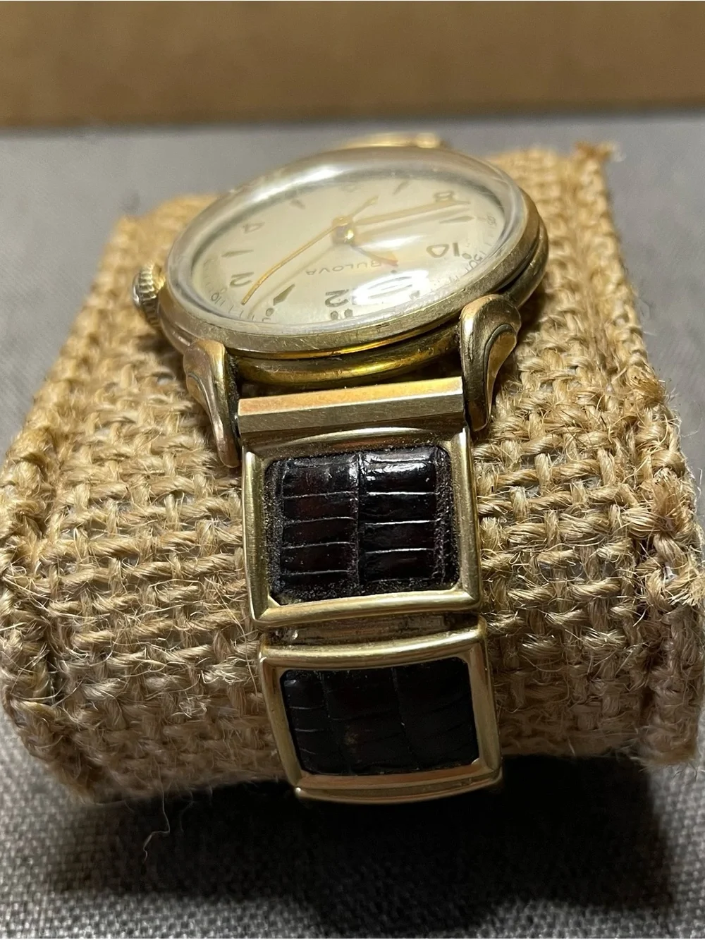 Vintage Bulova Commodore Wristwatch Circa 1950’s Gold Tone & Alligator Leather